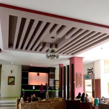פורט דיקסון Puteri Beach Resort מראה חיצוני תמונה