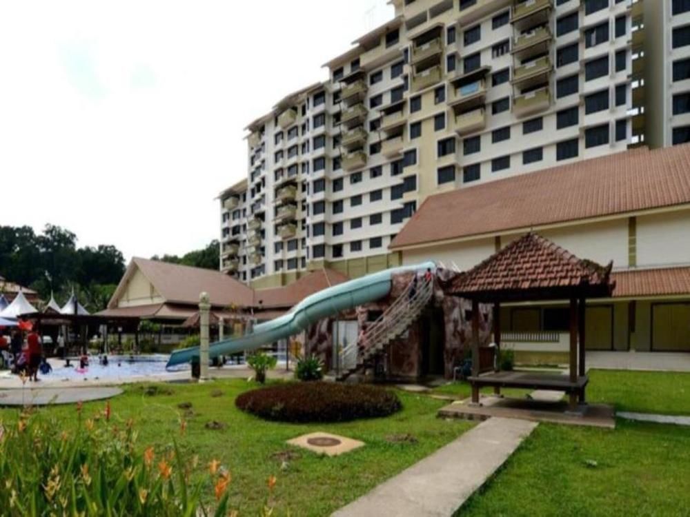פורט דיקסון Puteri Beach Resort מראה חיצוני תמונה