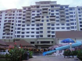 פורט דיקסון Puteri Beach Resort מראה חיצוני תמונה